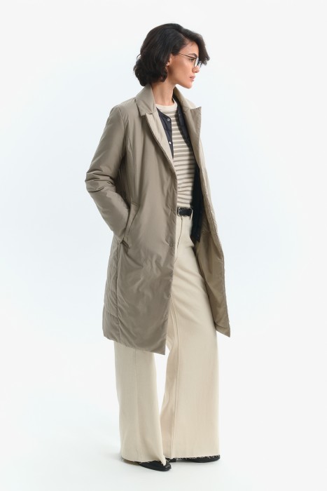 демисезонное пальто по цене 6520 руб вид справа