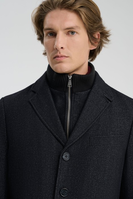 демисезонное пальто из россии вид сбоку