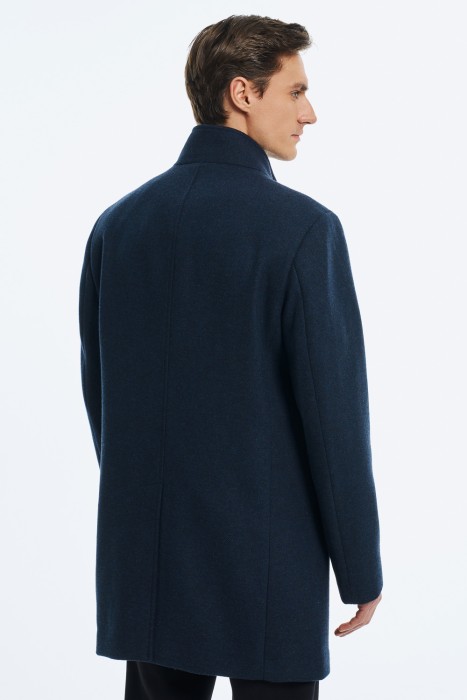 демисезонное пальто по цене 8630 руб вид справа