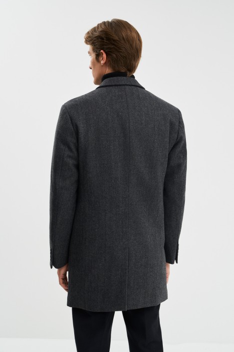 демисезонное пальто по цене 10070 руб вид справа