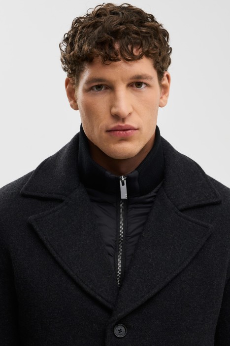 демисезонное пальто из россии вид сбоку