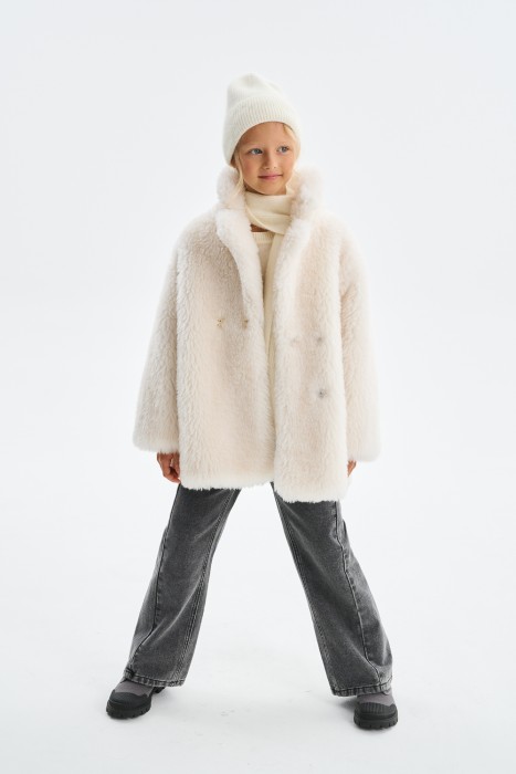 детская шубка из шерсти от бренда снежная королева вид слева