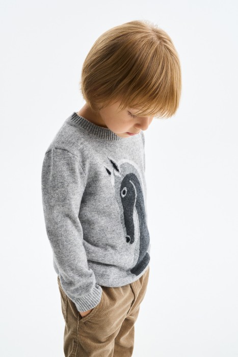 детский джемпер с рисунком из россии вид сбоку