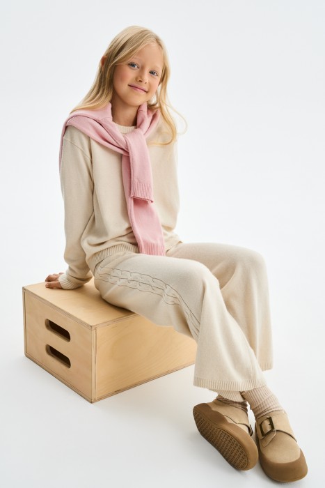 детский джемпер от бренда снежная королева вид слева