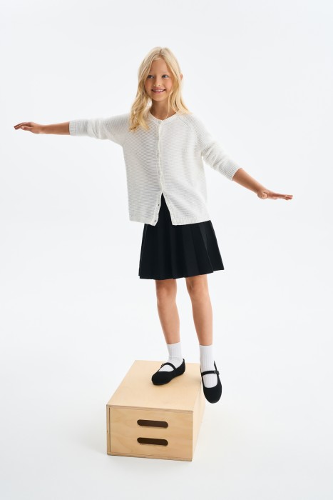 детский кардиган от бренда снежная королева вид слева