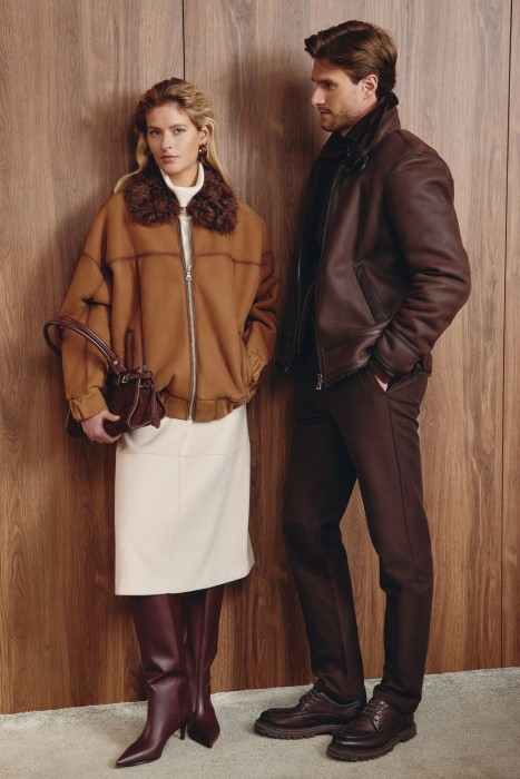 дубленка-бомбер из овчины из россии вид сбоку