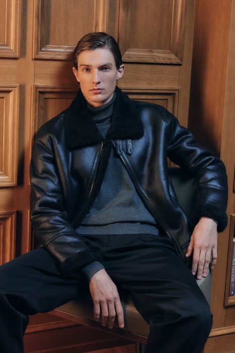 дубленка из искусственного меха от бренда снежная королева вид слева