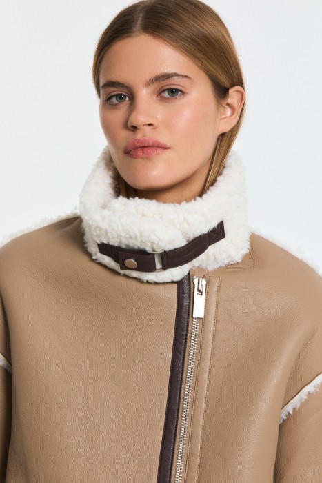 дубленка из искусственного меха по цене 9780 руб вид справа