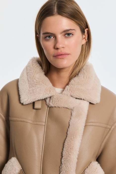 дубленка из искусственного меха по цене 9780 руб вид справа