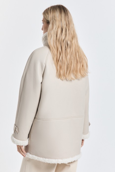 дубленка из искусственного меха по цене 8150 руб вид справа