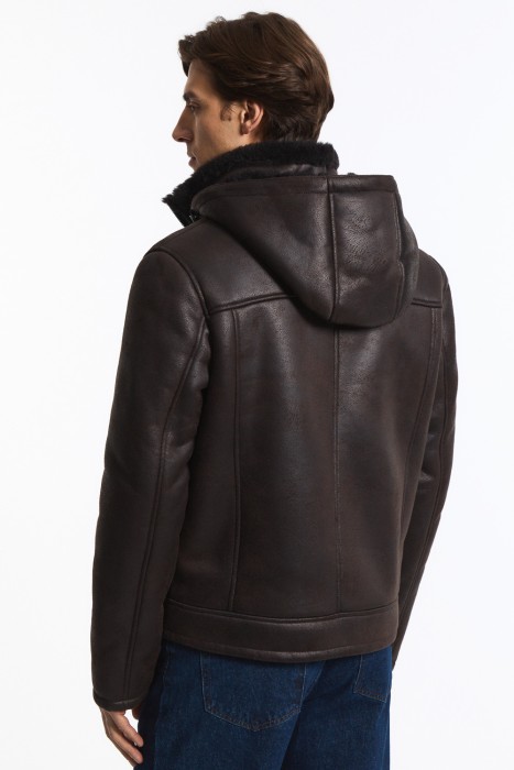 дубленка из искусственной кожи с капюшоном по цене 7330 руб вид справа