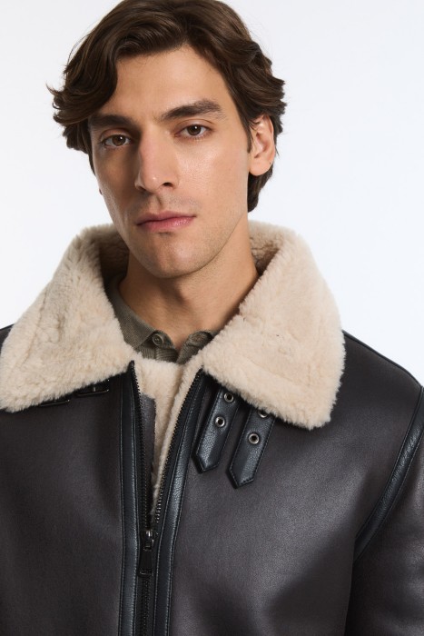 дубленка из искусственной кожи по цене 9290 руб вид справа