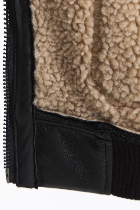 дубленка из искусственной кожи по цене 7330 руб вид справа