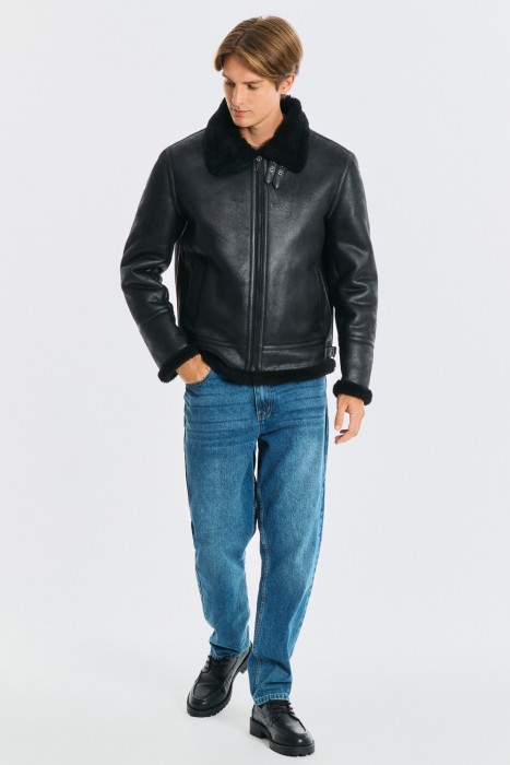 дубленка из искусственной кожи от бренда снежная королева вид слева