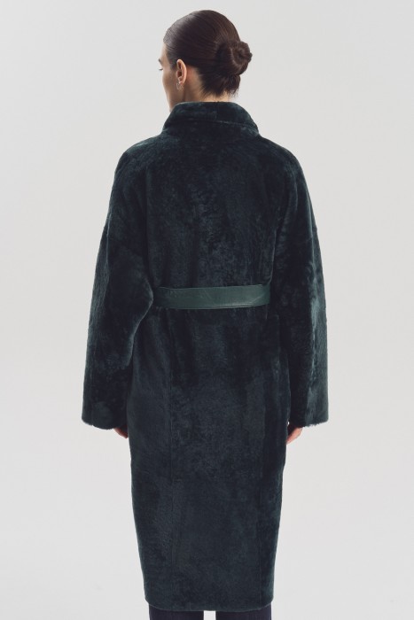 дубленка из натуральной овчины с поясом по цене 51420 руб вид справа