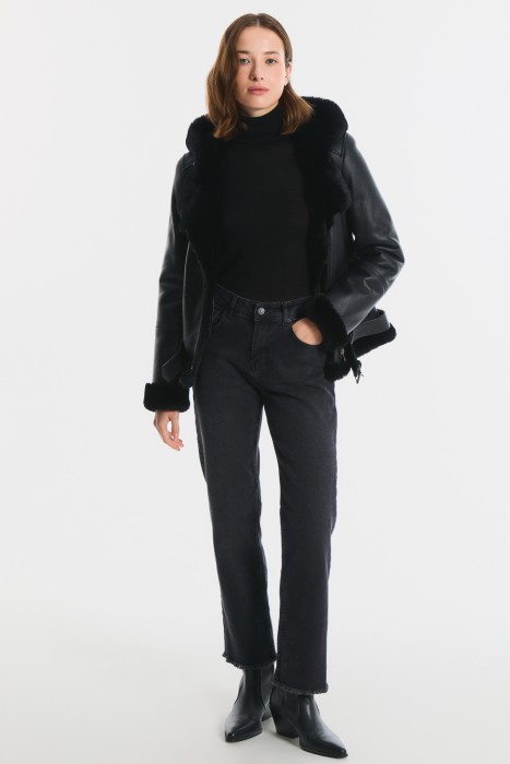 дубленка из натуральной овчины от бренда снежная королева вид слева