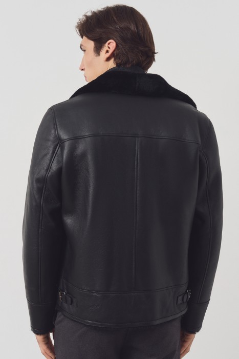 дубленка из натуральной овчины по цене 37210 руб вид справа