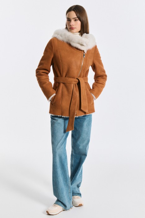 дубленка из натуральной овчины по цене 39800 руб вид справа