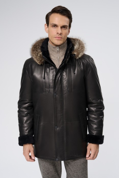 дубленка из овчины и натуральной кожи от бренда снежная королева вид слева