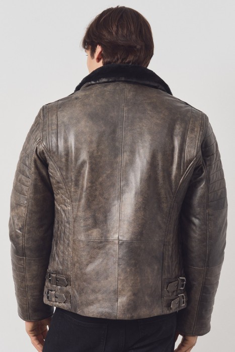 дубленка из овчины и натуральной кожи по цене 21840 руб вид справа