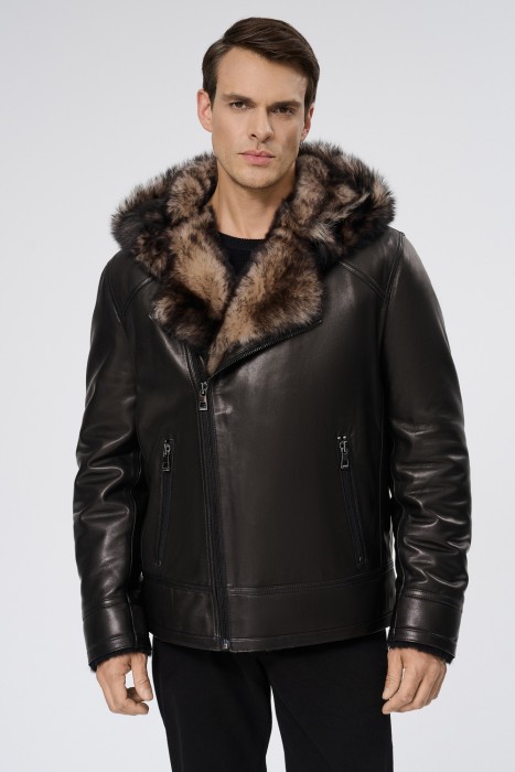 дубленка из овчины и натуральной кожи от бренда снежная королева вид слева