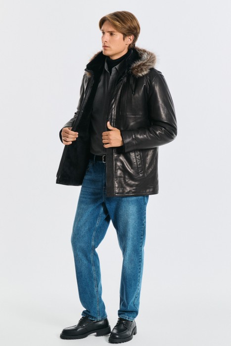 дубленка из овчины и натуральной кожи от бренда снежная королева вид слева