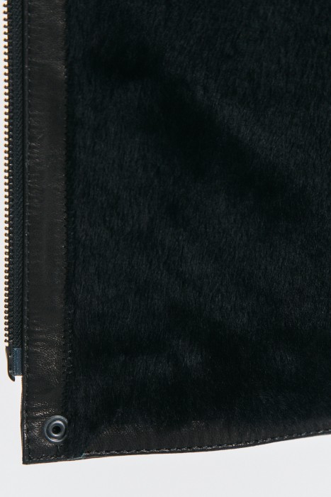 дубленка из овчины и натуральной кожи по цене 45240 руб вид справа