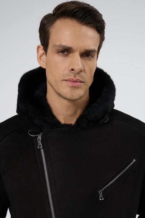 дубленка из овчины с капюшоном из россии вид сбоку