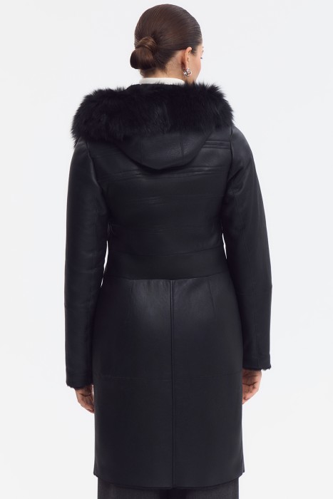 дубленка из овчины с капюшоном по цене 53910 руб вид справа