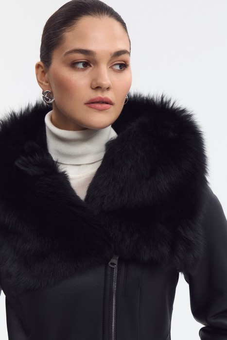 дубленка из овчины с капюшоном из россии вид сбоку