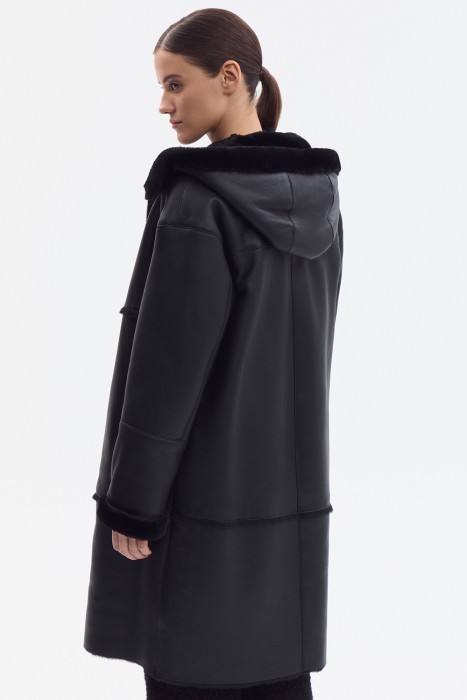 дубленка из овчины с капюшоном по цене 47280 руб вид справа