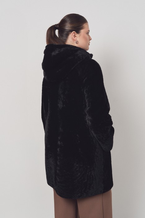 дубленка из овчины с капюшоном по цене 49760 руб вид справа