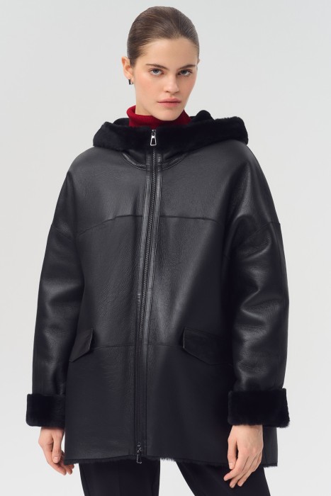 дубленка из овчины с капюшоном от бренда снежная королева вид слева