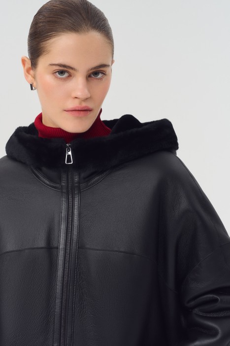 дубленка из овчины с капюшоном из россии вид сбоку