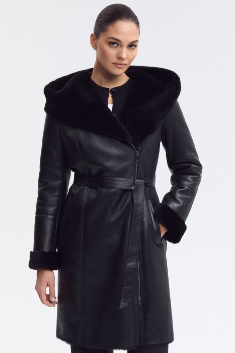 дубленка из овчины с капюшоном из россии вид сбоку