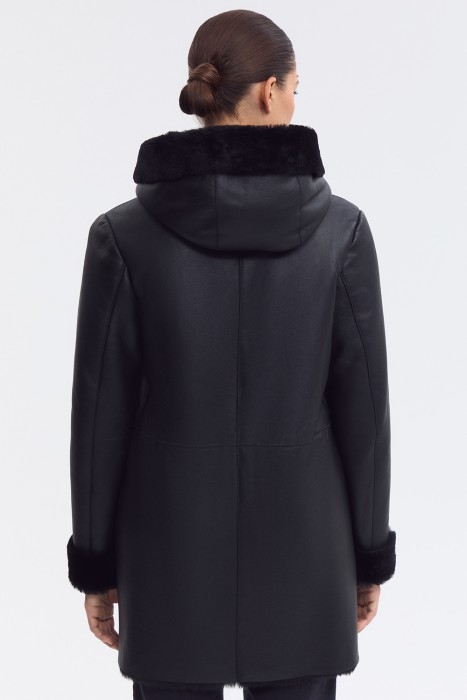 дубленка из овчины с капюшоном из россии вид сбоку