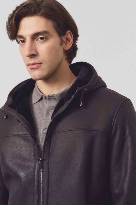 дубленка из овчины с капюшоном из россии вид сбоку