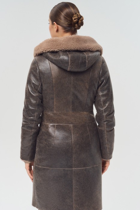 дубленка из овчины с капюшоном по цене 38980 руб вид справа