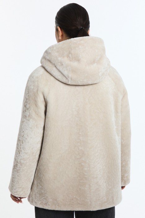 дубленка из овчины с капюшоном по цене 45610 руб вид справа