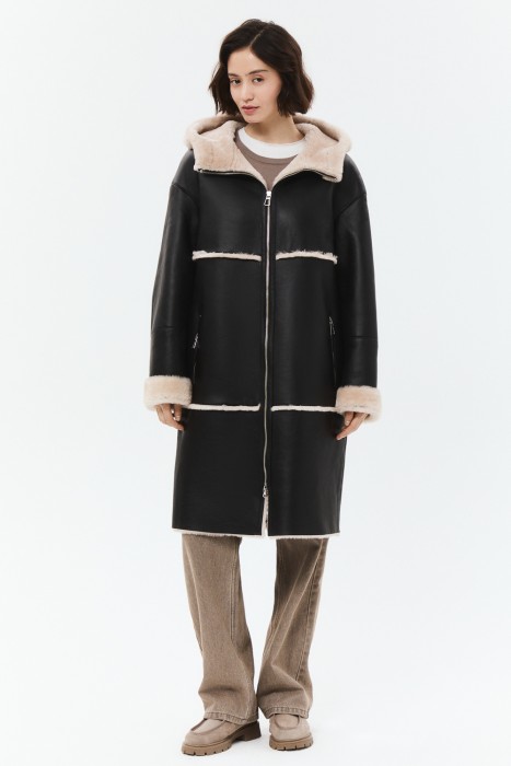 дубленка из овчины с капюшоном от бренда снежная королева вид слева