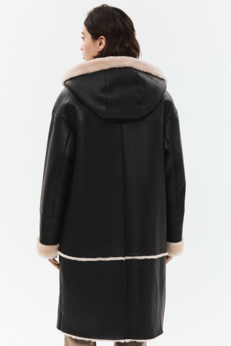 дубленка из овчины с капюшоном по цене 53910 руб вид справа