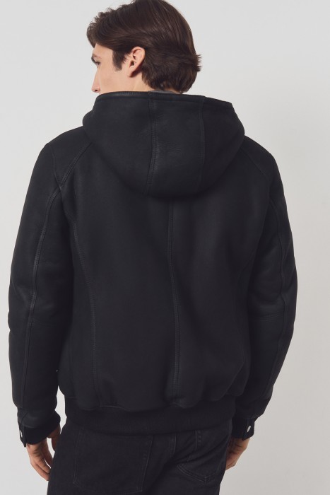 дубленка из овчины с капюшоном по цене 28310 руб вид справа