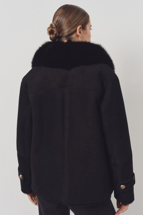 дубленка из овчины с отделкой мехом песца по цене 58880 руб вид справа