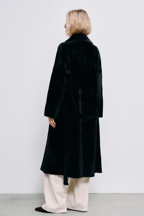 дубленка из овчины с поясом по цене 66360 руб вид справа