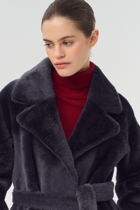 дубленка из овчины с поясом по цене 50590 руб вид справа