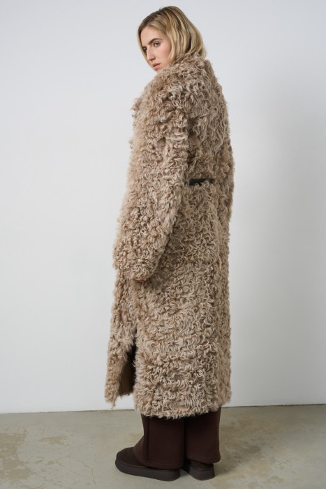 дубленка из овчины с поясом по цене 130680 руб вид справа