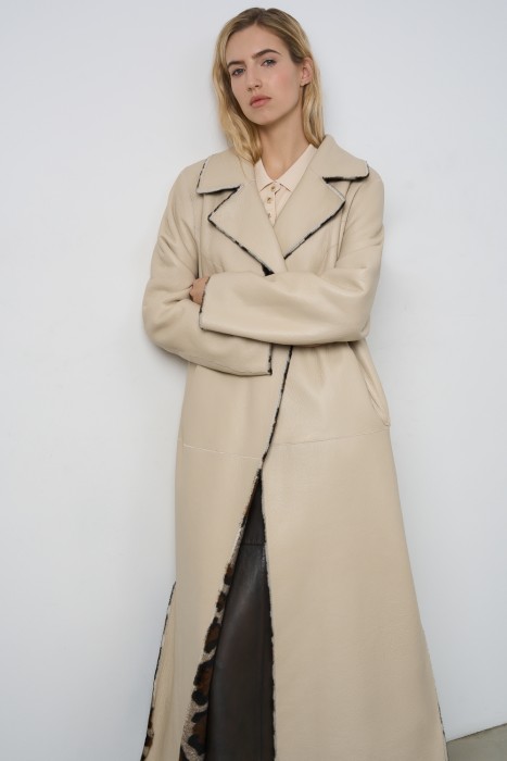 дубленка из овчины с поясом из россии вид сбоку