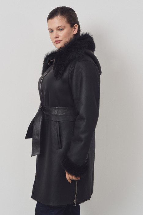 дубленка из овчины с поясом из россии вид сбоку