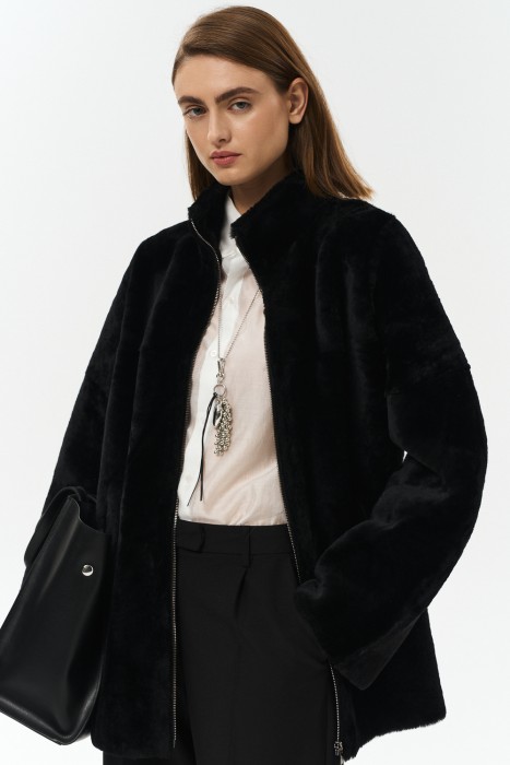 дубленка из овчины с поясом от бренда снежная королева вид слева