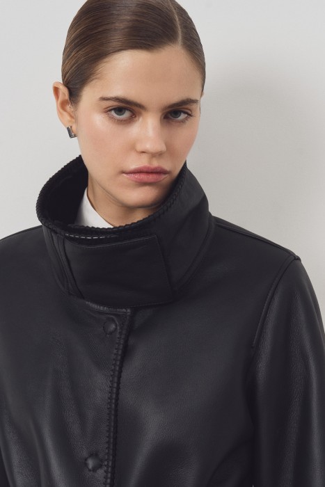 дубленка из овчины с поясом из россии вид сбоку